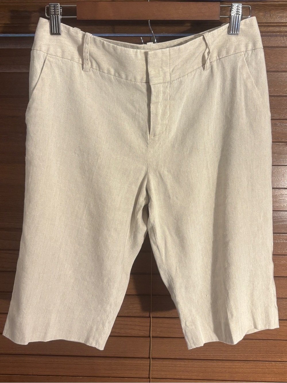 Alice + Olivia Natural Beige Linen Shorts